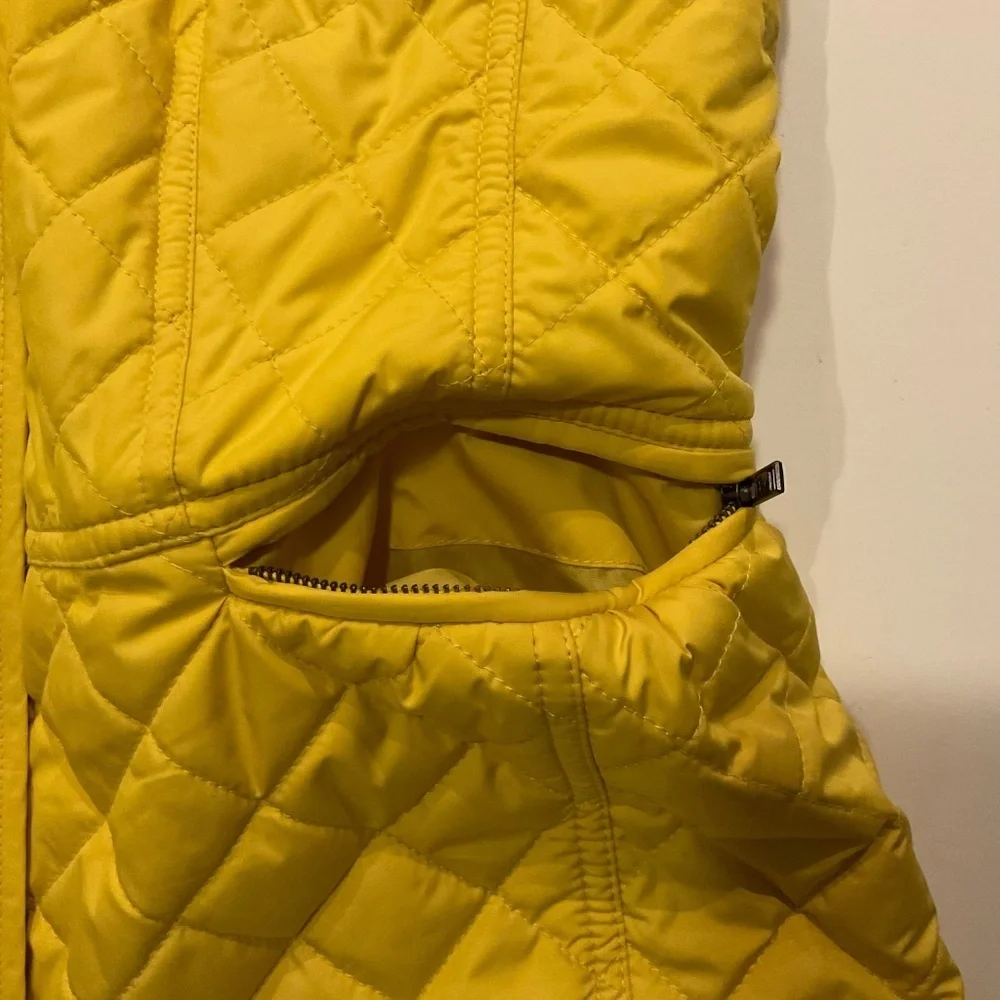 Talbots Quilted Vest Sz M Yellow Fleece Lined Outerwear Equestrian Old Money